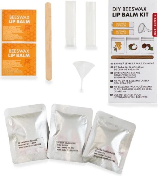 Kikkerland DIY Bijenwas Lip Balsem Kit - Maak Je Eigen Lippenbalsem - 100% Natuurlijk - Voor Twee Balsem Sticks -Bekende Cosmetica Winkel 1080x1200 3