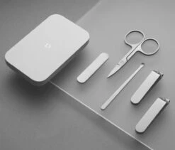 Xiaomi Professionele Nagel Set - Roestvrij Versterkt Staal - 5-delig - Compacte Opbergdoos - Handverzorging - Voetverzorging - Nagelknippers - Nagelschaar - Nagelvijl - Oorsmeer Verwijderaar - Travel Kit -Bekende Cosmetica Winkel 1200x1025