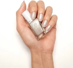 Essie Gel Couture 90 Make The Cut - Gel Nagellak -Bekende Cosmetica Winkel 1200x1111