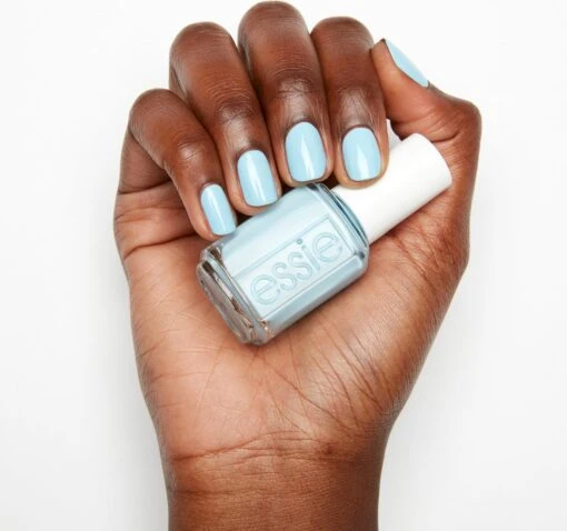 Essie Midsummer 2020 Midsummer Collectie 2020 Limited Edition - 721 Sway In Crochet - Blauw - Glanzende Nagellak - 13,5 Ml -Bekende Cosmetica Winkel 1200x1124 2