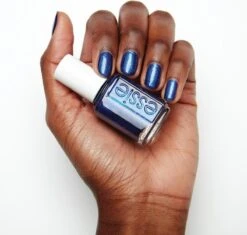 Essie Winter Collection Nagellak – 670 Tied And Blue - Blauwe Glitter Nagellak -Bekende Cosmetica Winkel 1200x1142