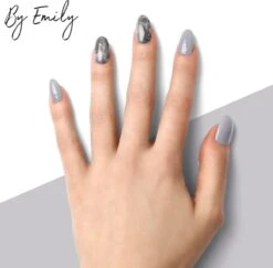 By Emily - Nagel Wrap - White Marble | 16 Stickers | Nail Wrap | Nail Art | Trendy | Design | Nagellakvrij | Eenvoudig | Nagel Wrap | Nagel Stickers | Folie | Zelfklevend | Sjablonen -Bekende Cosmetica Winkel 1200x1180 34