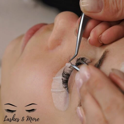 Lashes & More - Wimperextensions - One By One - D Krul – Dikte 0.20 – Lengte Mixed – 16 Rijen In Een Tray - Nepwimpers - Flat Lashes - Verkrijgbaar In C En D Krul En In Dikte 0.15 En 0.20 -Bekende Cosmetica Winkel 1200x1200 1949