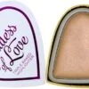 Makeup Revolution Goddess Of Love Tripled Baked Highlighter - Goddess Of Faith -Bekende Cosmetica Winkel 1200x603 1