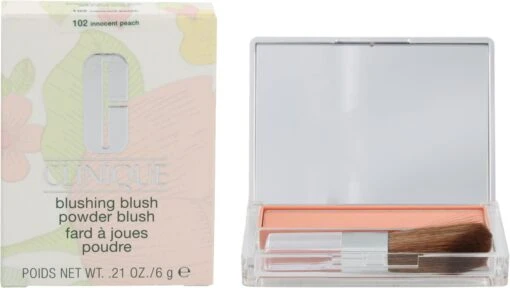 Clinique Blushing Blush Powder Blush - 102 Innocent Peach -Bekende Cosmetica Winkel 1200x678 2