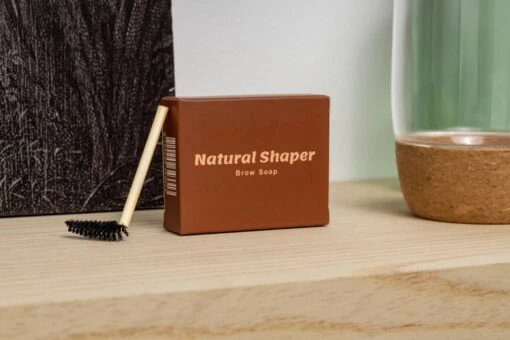 Natural Shaper Brow Soap Met Bamboo Brush – Browsoap - Wenkbrauwgel Met Langdurig Effect – Veilig En Natuurlijk – Brow Shaping - Wenkbrauw Soap -Bekende Cosmetica Winkel 1200x801 11