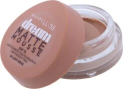 Maybelline Dream Matte Mousse Foundation - 08 Light Beige -Bekende Cosmetica Winkel 1200x863 2