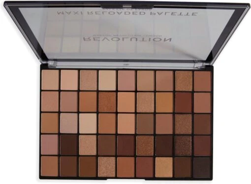 Makeup Revolution - Maxi Reloaded Palette - Nudes - Oogschaduw -Bekende Cosmetica Winkel 1200x881 4