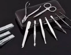 IGOODS - 12 Delig Manicure Set - Nagelknippers - Nagelvijl - Nagelsetje -Bekende Cosmetica Winkel 1200x933