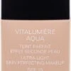 Chanel Vitalumiere Aqua Foundation - 30 Beige - SPF15 - 30 Ml -Bekende Cosmetica Winkel 597x1200 1