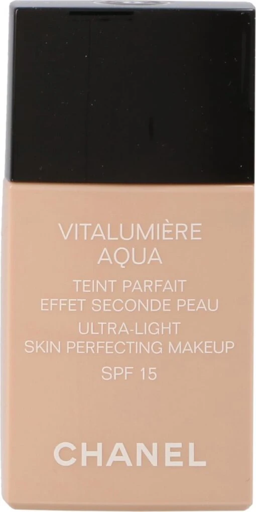 Chanel Vitalumiere Aqua Foundation - 30 Beige - SPF15 - 30 Ml -Bekende Cosmetica Winkel 600x1200 1