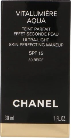 Chanel Vitalumiere Aqua Foundation - 30 Beige - SPF15 - 30 Ml -Bekende Cosmetica Winkel 622x1200 1