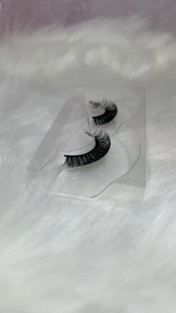 Nepwimpers - EHH Beauty - Volume - Lashes - Russian Volume - Wimpers -Bekende Cosmetica Winkel 674x1200 1