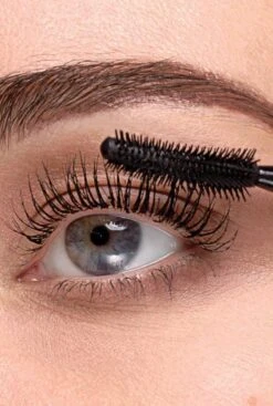 Maybelline Lash Sensational Full Fan Effect Mascara - 06 Burgundy Brown -Bekende Cosmetica Winkel 807x1200 3