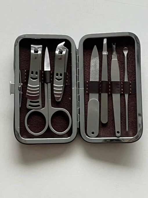 Merkloos Luxe Echt Lederen Manicure Set Voor Op Reis Inclusief Reis Etui 6 Delig – 11x7cm | Nagelschaar | Nagelvijl | Nagels Knippen | Pincet | Nagelverzorging -Bekende Cosmetica Winkel 900x1200 3