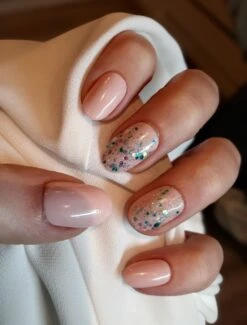 SD Press On Nails - B-Series - Plaknagels - Gelnagels - Handgemaakt - 20 Stuks - B37 - Nude Nagels Met Glitter - Nepnagels Met Lijm - Korter Rond - Accessoires - Nagelstudio - Gellak - Nageltips - Nagelset - Nagelstudio - Nagels Met Lijm - Nepnagels -Bekende Cosmetica Winkel 912x1200 3