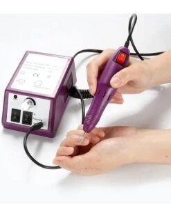 Elektrische Nagelvijl/ Nagelfrees - Inclusief 6 Vijlen - Nagelfrees Machine Voor Slijpen / Snijden / Polijsten - Manicure / Pedicure Nagel Vijlmachine - Verzorging Voor Nagels / Handen / Voeten -Bekende Cosmetica Winkel 937x1200 1