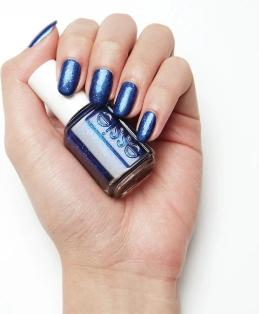 Essie Winter Collection Nagellak – 670 Tied And Blue - Blauwe Glitter Nagellak -Bekende Cosmetica Winkel 992x1200 1